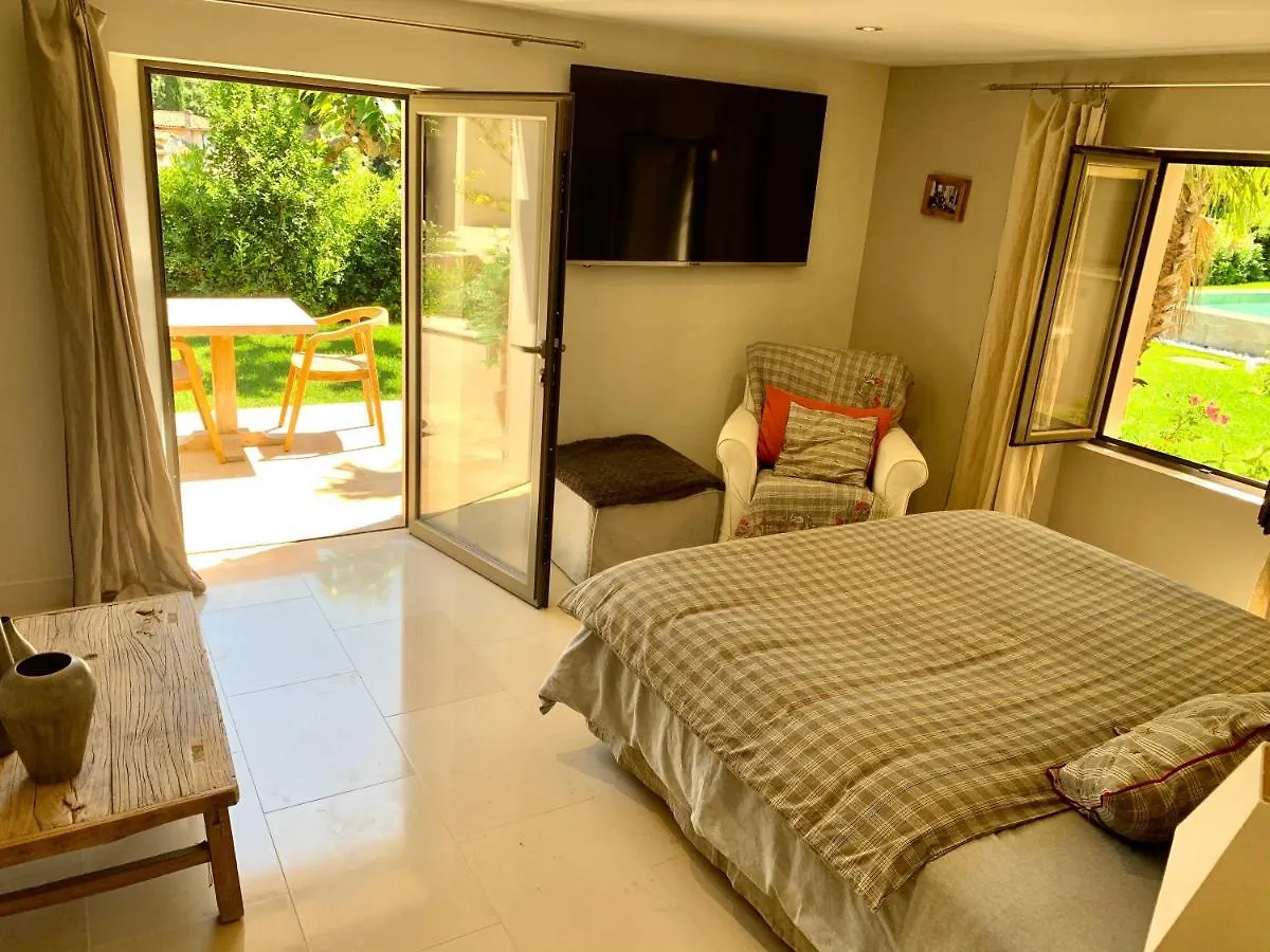 Couette-café villa Sant-Anna Saint-Tropez France